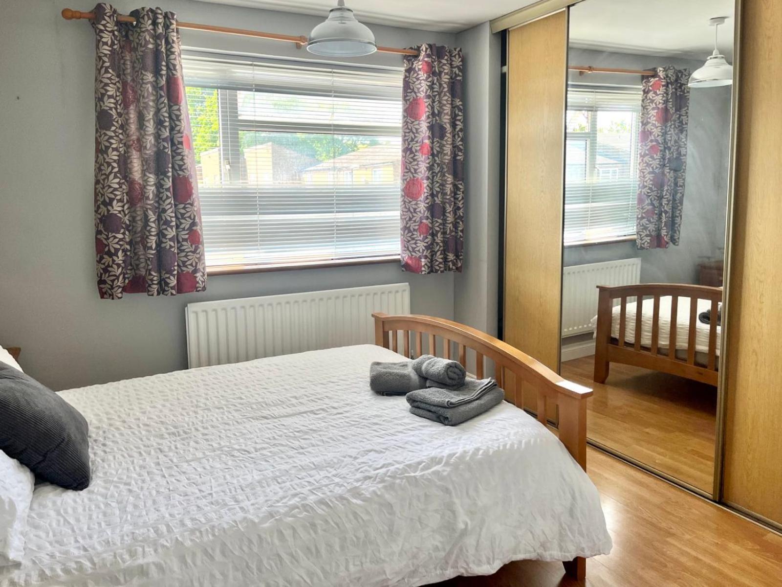 Lopez Home Crawley Ifield Ngoại thất bức ảnh