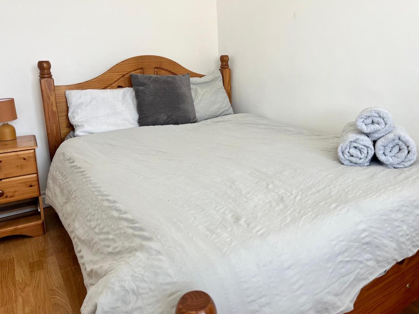 Lopez Home Crawley Ifield Ngoại thất bức ảnh